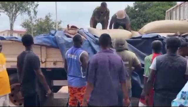 Four arrested over smuggling of 100+ cocoa bags into Ghana