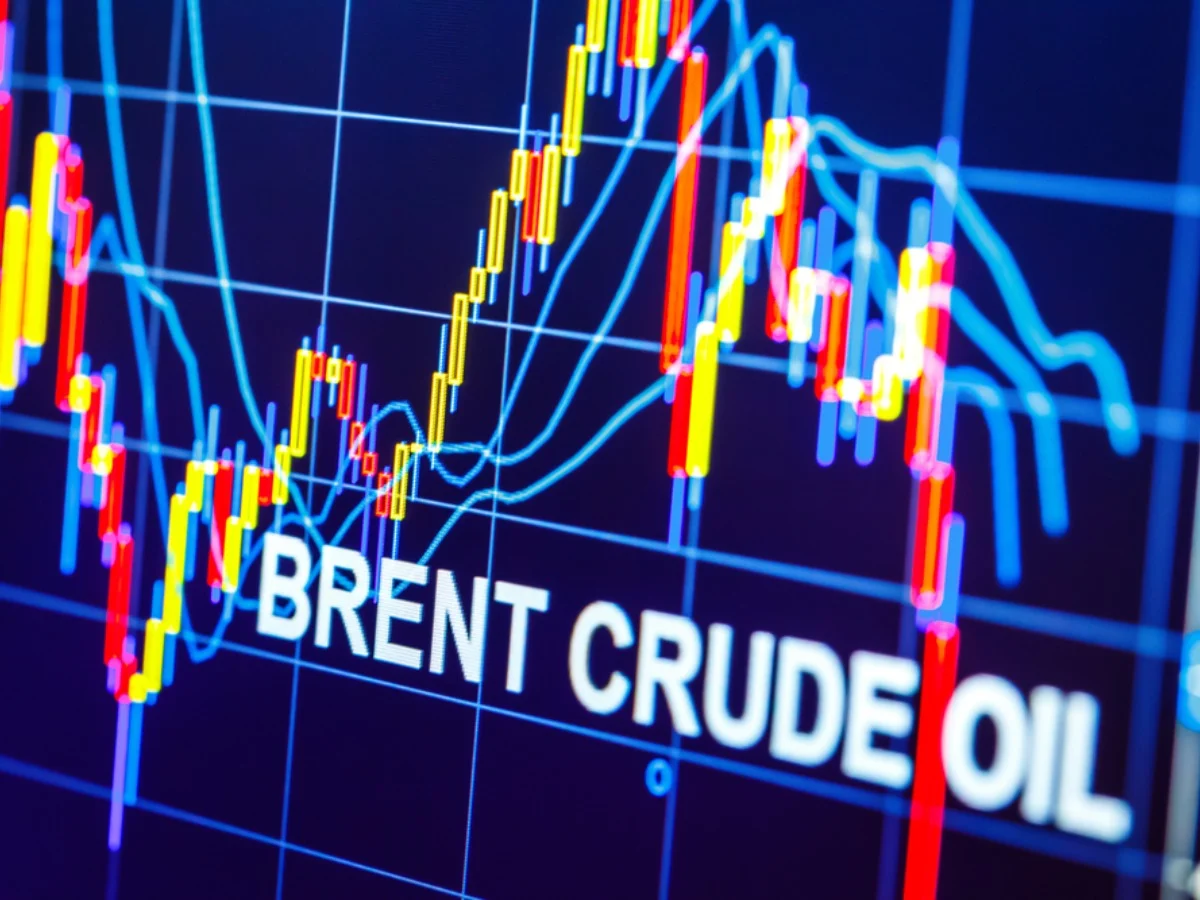 Oil Slips on Ceasefire Hopes as Brent Trades Just Below $98, Despite Ongoing Supply Shock
