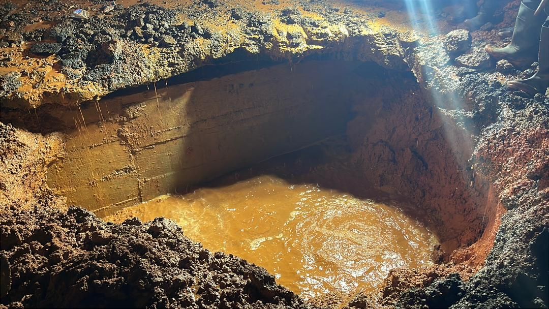 Kumasi: Ghana Water fixes major burst pipe at Anloga Junction intersection