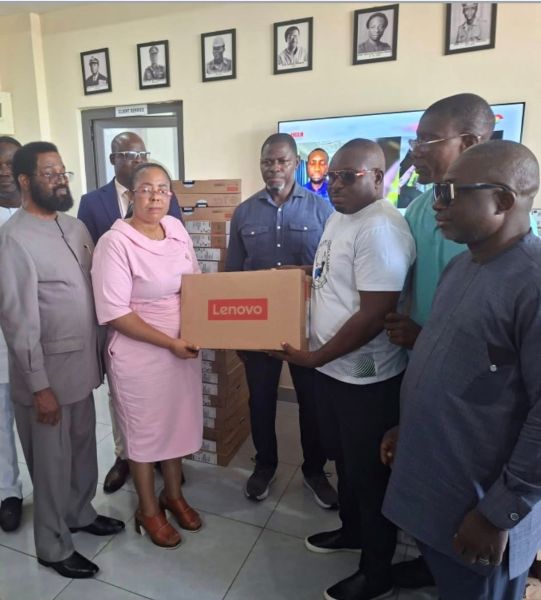 Gov’t distributes laptops to regional ministers ahead of nationwide ‘One Million Coders’ rollout