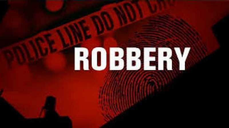 Three students remanded over alleged armed robbery