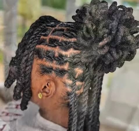 Ghanaian women turn to dreadlocks for convenience, workplace acceptance